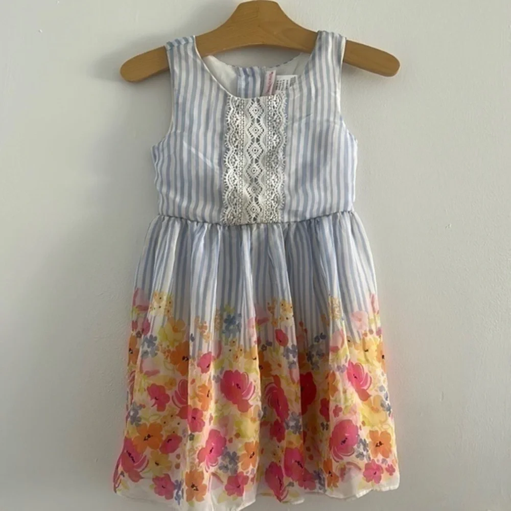 YoungLand Dress 5T Stripped & Flowers